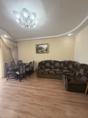 3-кімнатна квартира, 93,6 м² цегляний будинок Робоча єВіднов