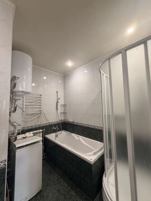 3-кімнатна квартира, 93,6 м² цегляний будинок Робоча єВіднов
