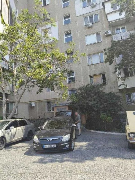 Продам 1-кімнатну квартиру на Скворцова. Висотний будинок.