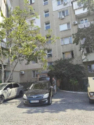 Продам 1-кімнатну квартиру на Скворцова. Висотний будинок.