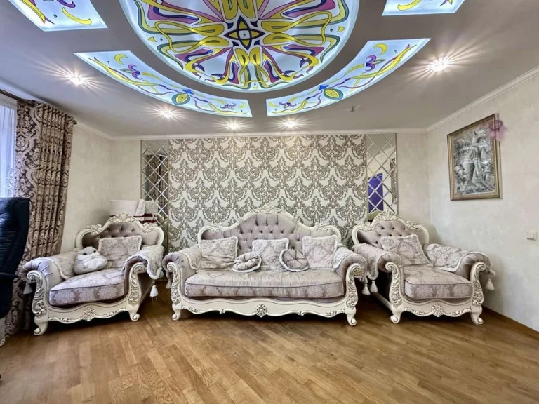 Продам 3-кімнатну квартиру з меблями та технікою