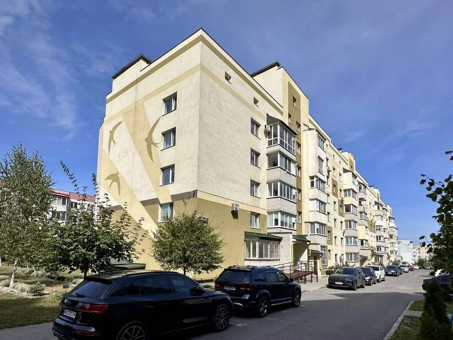 Продам 3-кімнатну квартиру з меблями та технікою