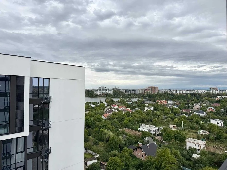ВИДОВА 1,5 кімнатна біля ОЗЕРА