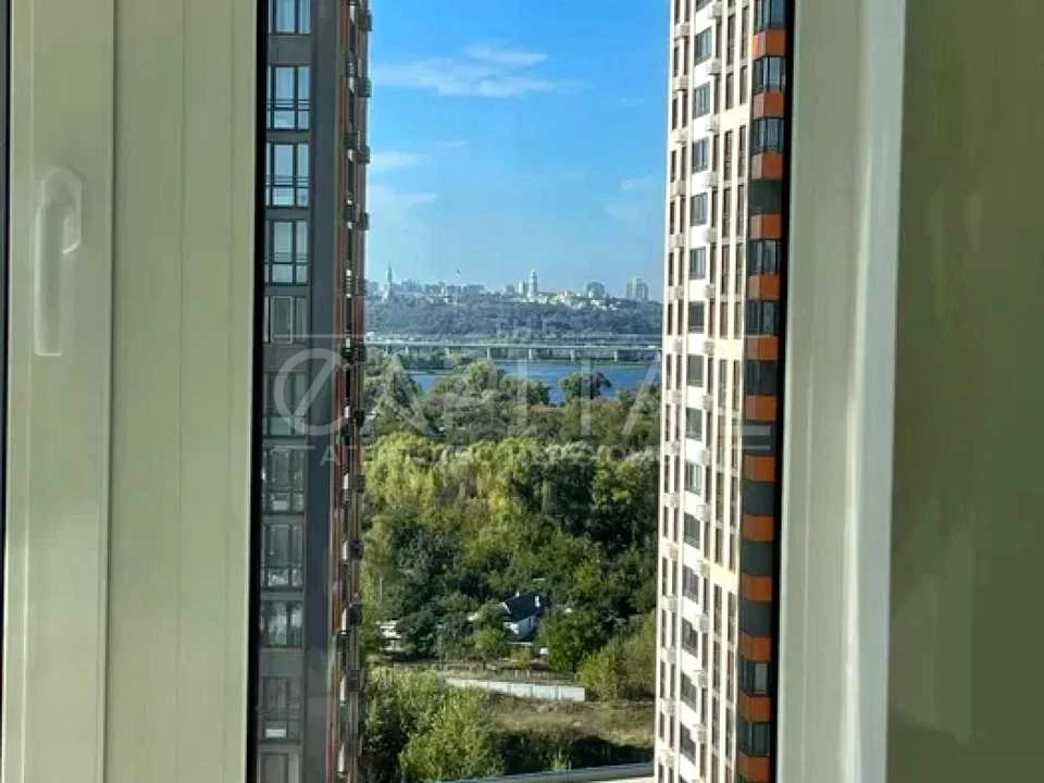 Квартира. Київ, Дніпровська набережна вул.