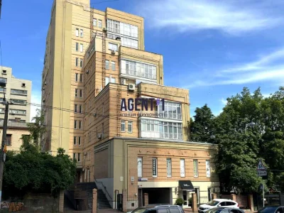 Квартира. Київ, Дмитрівська вул.