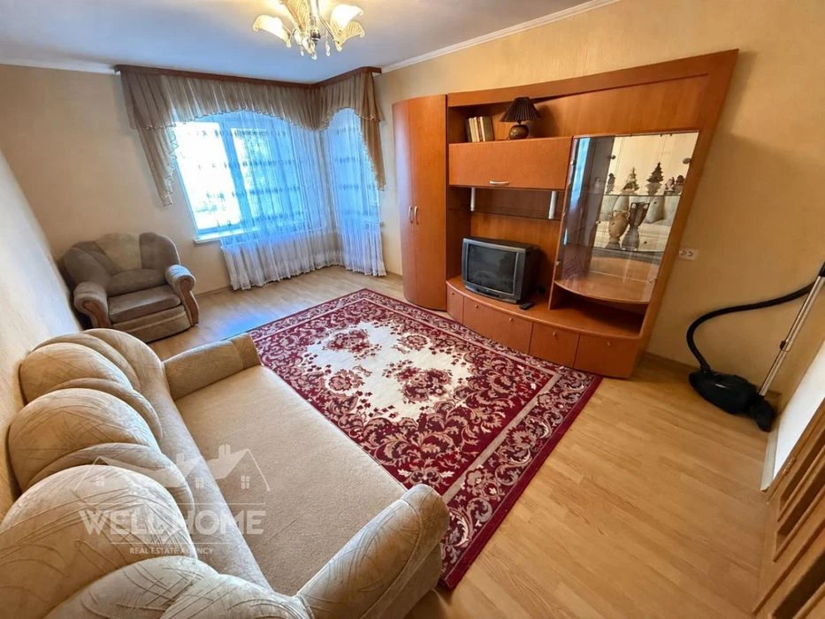 Продаж 3к квартири, вул. Харківське шосе, 49 м.  Київ