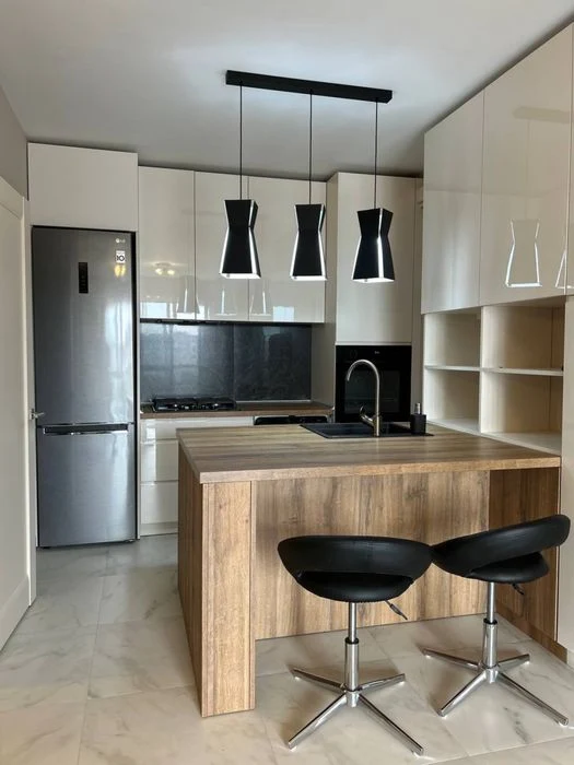 Продаж якісної квартири в жк Місто Трав ! вул. Кульпарківськ