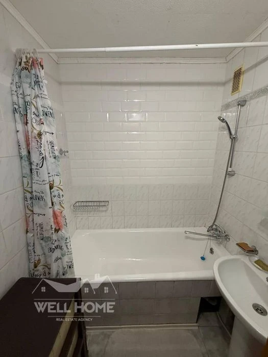 Продаж 3к квартири, вул. Харківське шосе, 49 м.  Київ