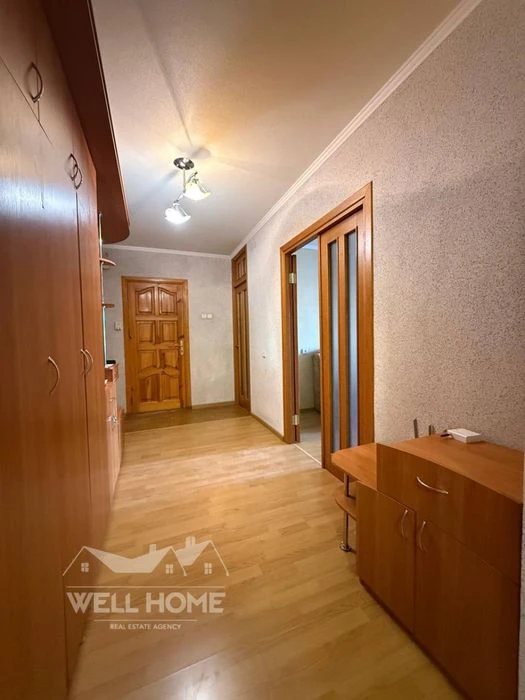 Продаж 3к квартири, вул. Харківське шосе, 49 м.  Київ