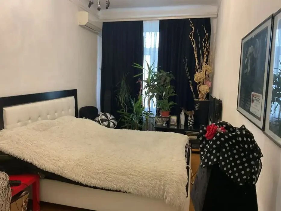 Продам 2к квартиру Леси Украинки пр. 77