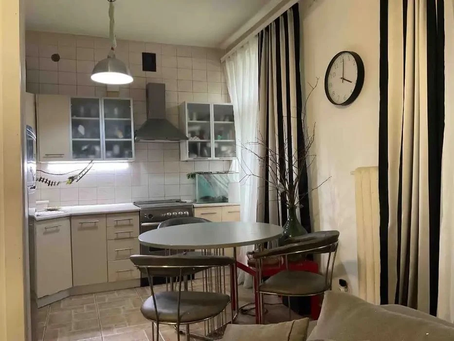 Продам 2к квартиру Леси Украинки пр. 77