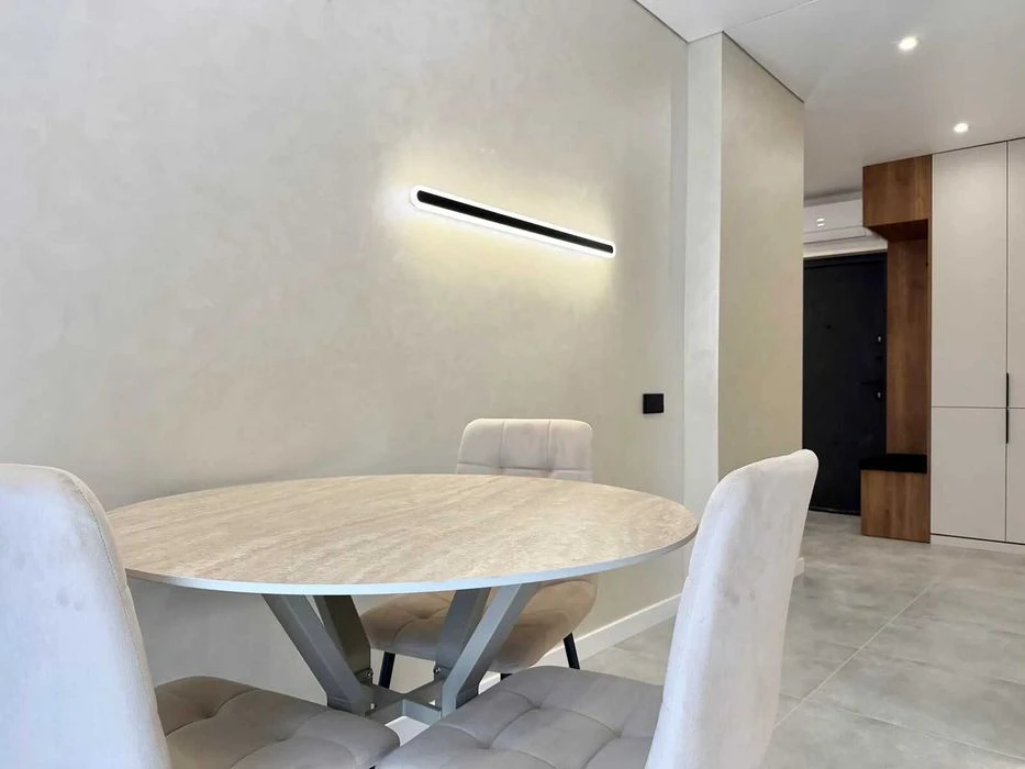 Сучасна однокімнатна в новобудові з ремонтом