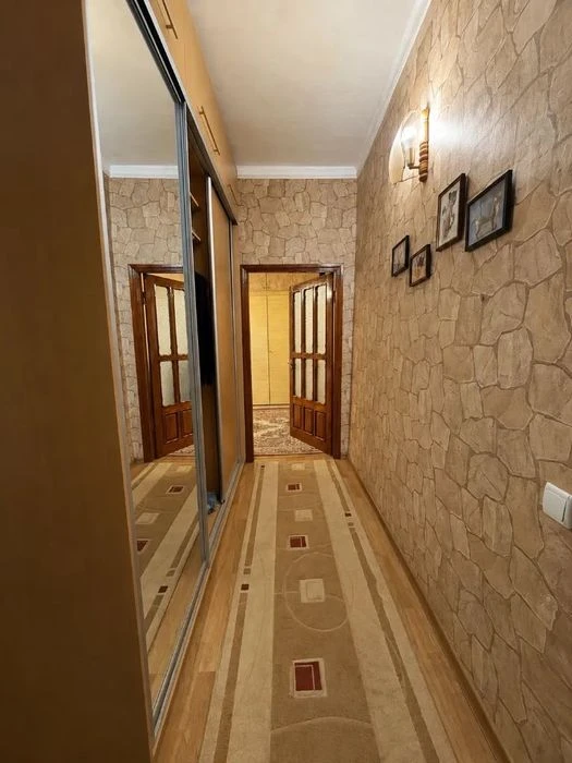 Продам 2к квартиру Александра Поля пр. 14 Низ Поля