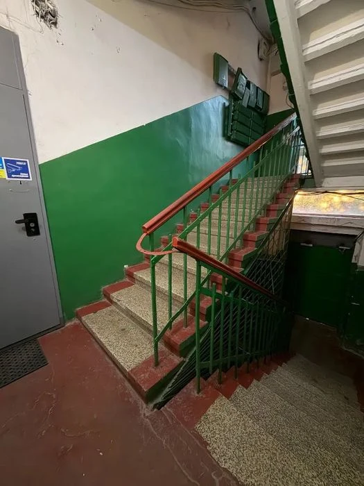 Продам 2к квартиру Александра Поля пр. 14 Низ Поля