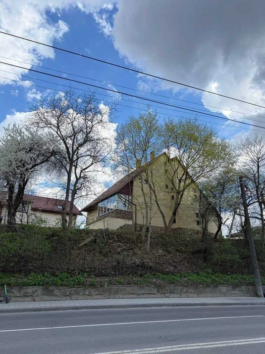 Продаж будинку по вул. Сеньковича  у приватному секторі