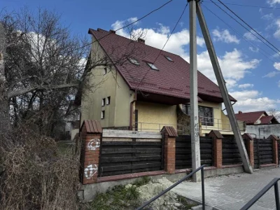 Продаж будинку по вул. Сеньковича  у приватному секторі