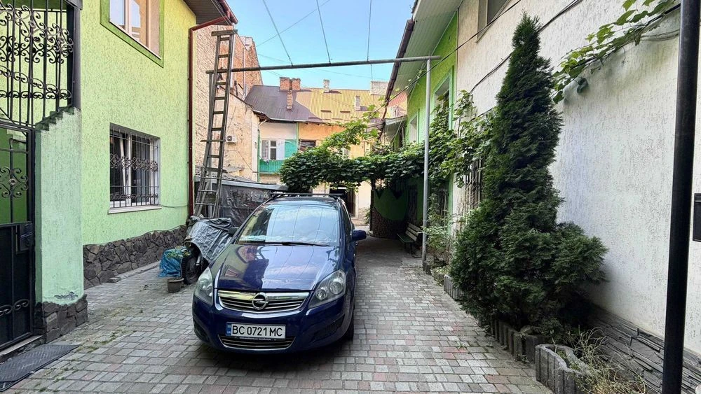 Продаж приміщення 103м² біля ТРЦ Форум по вул.Замарстинівськ