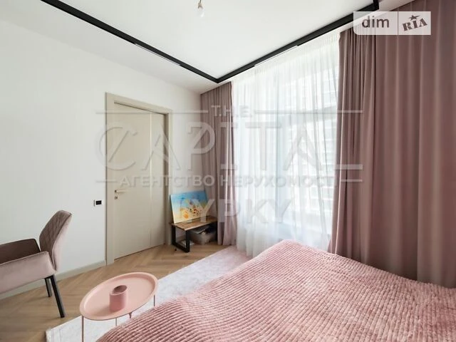Продаж 4к квартири 130 кв. м на вул. Андрія Верхогляда 19А •