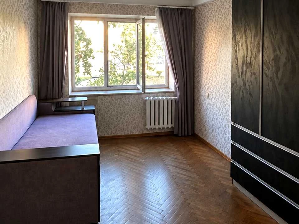 Квартира. Київ, Воскресенський просп. (Перова)
