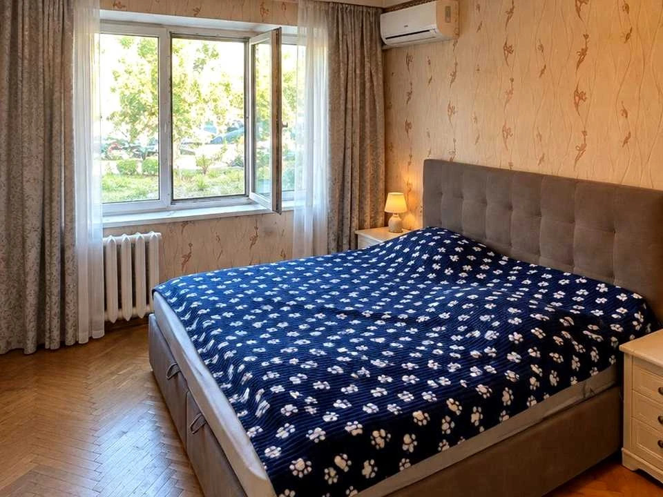 Квартира. Київ, Воскресенський просп. (Перова)