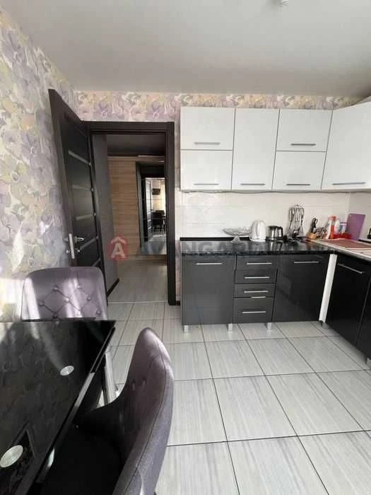 Продам 2к квартиру 49м пр Богдана Хмельницького до Центру 10