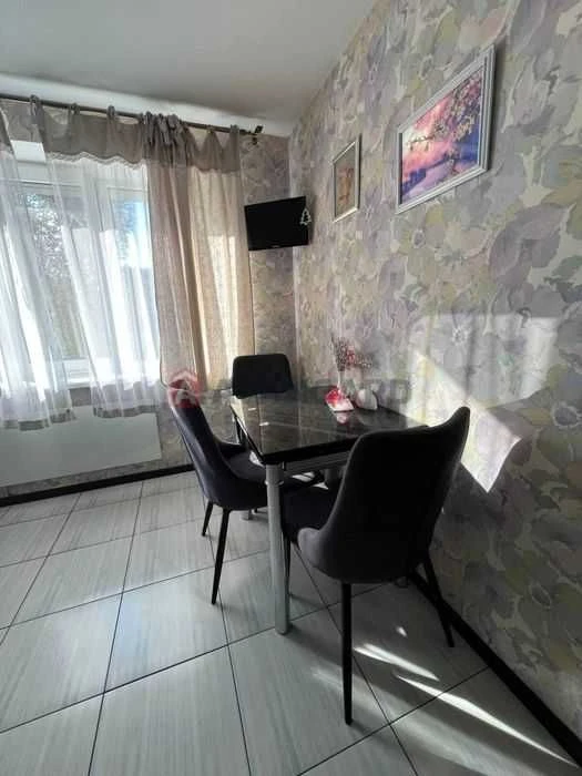 Продам 2к квартиру 49м пр Богдана Хмельницького до Центру 10
