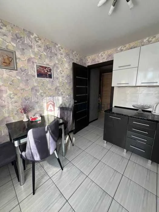 Продам 2к квартиру 49м пр Богдана Хмельницького до Центру 10