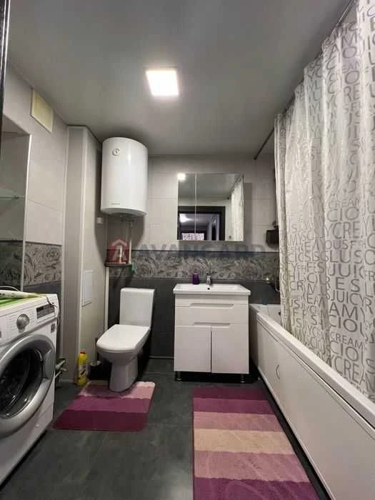 Продам 2к квартиру 49м пр Богдана Хмельницького до Центру 10