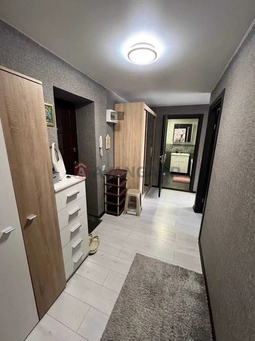 Продам 2к квартиру 49м пр Богдана Хмельницького до Центру 10