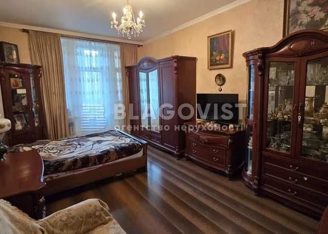 Продаж 4 кімнатної квартири Велика Васильківська 42, метро У