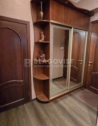 Продаж 4 кімнатної квартири Велика Васильківська 42, метро У