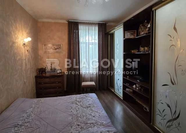 Продаж 4 кімнатної квартири Велика Васильківська 42, метро У