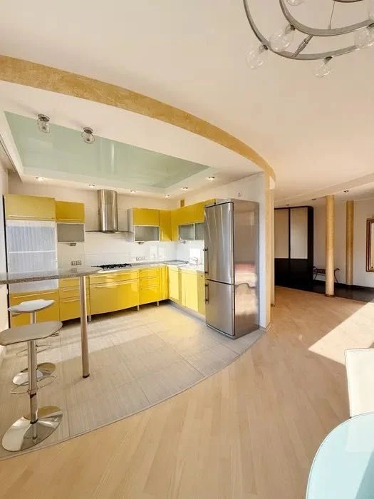 D1M I will sell a 3-room apartment, 78 m2 with modern renovation. C