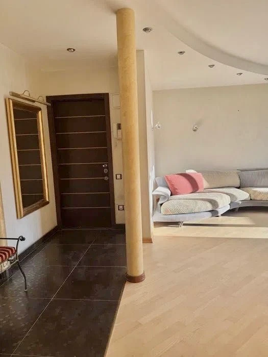 D1M I will sell a 3-room apartment, 78 m2 with modern renovation. C