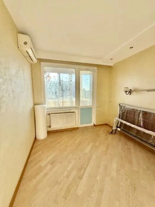 D1M I will sell a 3-room apartment, 78 m2 with modern renovation. C