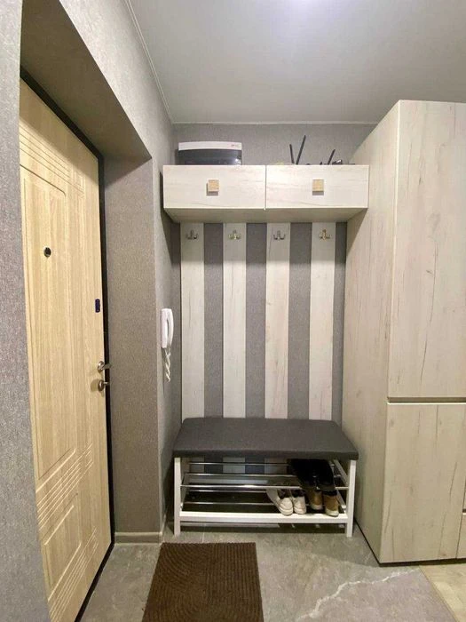 Продам 3к квартиру Приднепровске, ул. А. Данченко 28