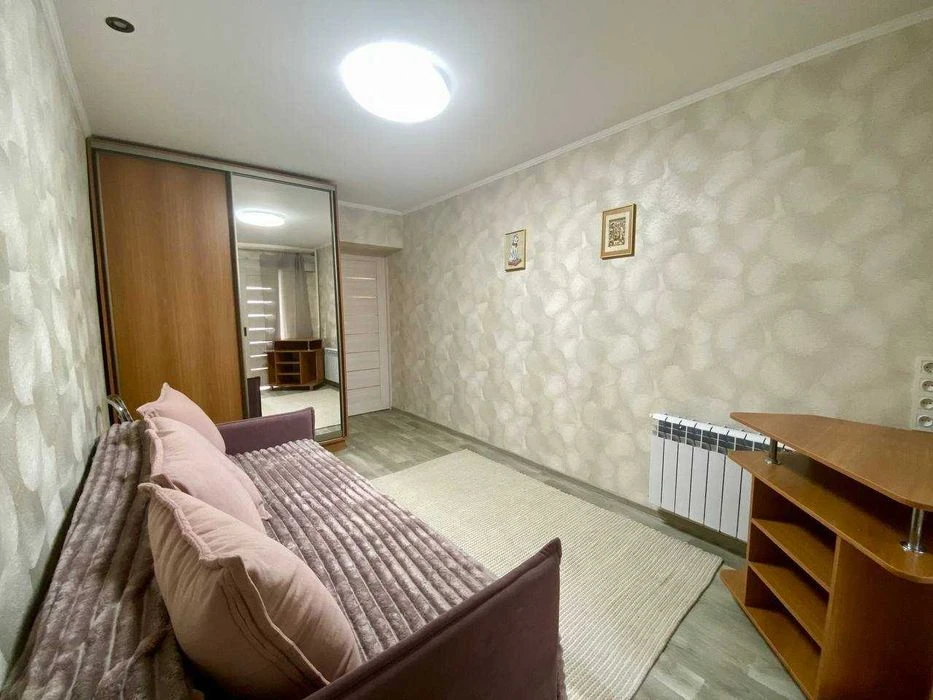 Продам 3к квартиру Приднепровске, ул. А. Данченко 28