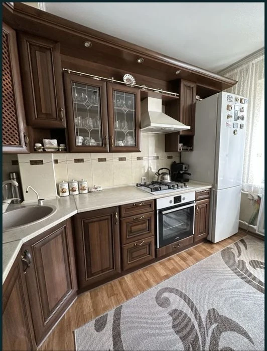 Продам 3 кімнатну квартиру. Південно-Захід