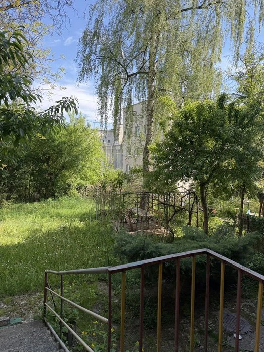 Продаж 3х кімнатноі дворівневоі квартири по вул.Чупринки в б