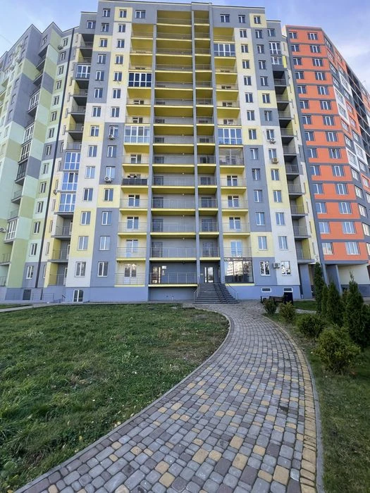 Продаж великої 3-кімнатної  116 кв.м в ЖК Вернісаж . Стяжка