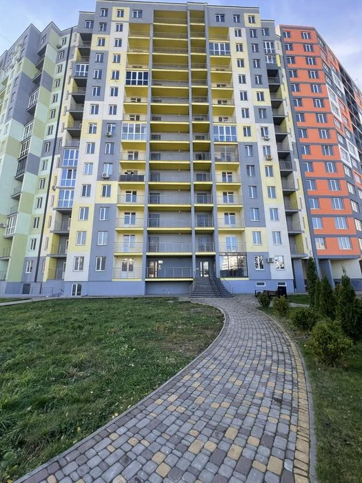 Продаж великої 3-кімнатної  116 кв.м в ЖК Вернісаж . Стяжка