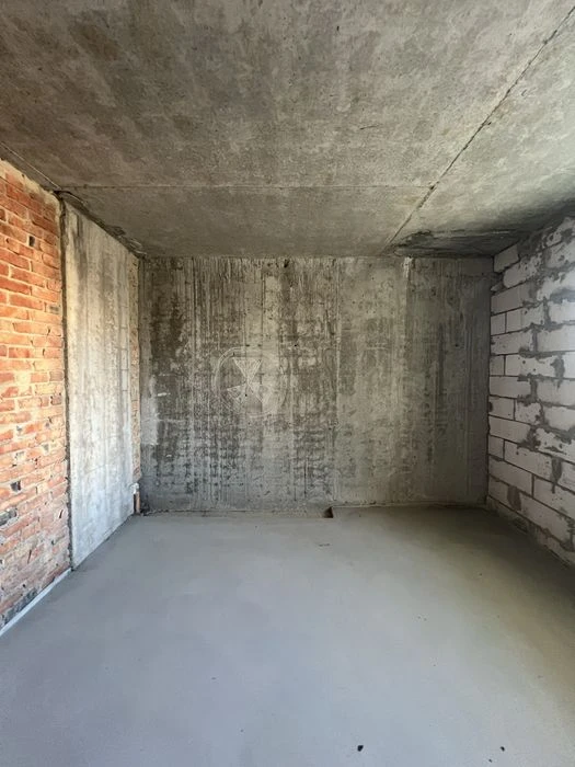 Продаж великої 3-кімнатної  116 кв.м в ЖК Вернісаж . Стяжка