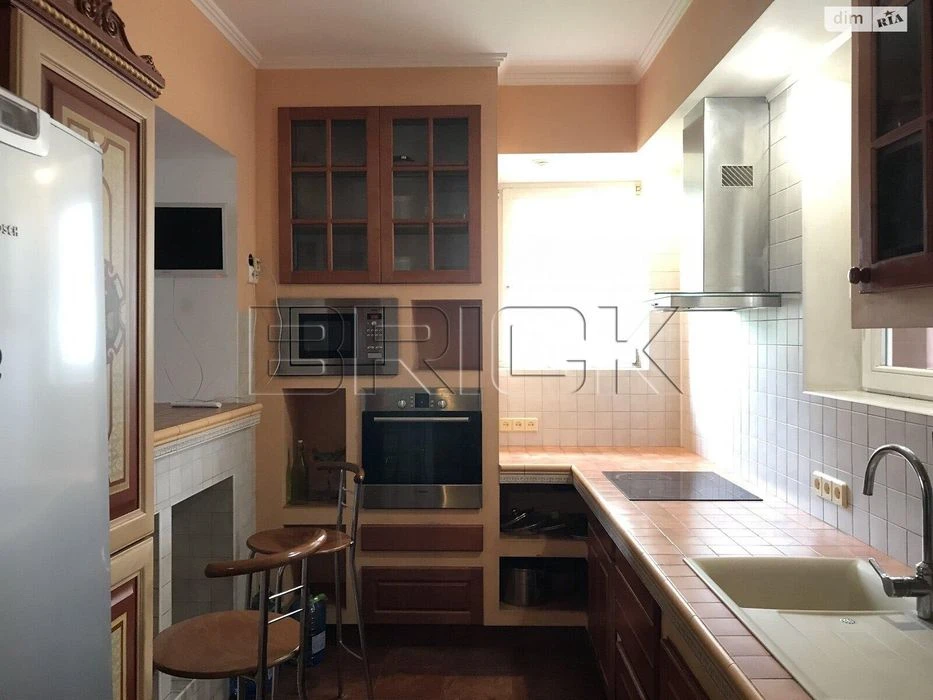 Продам 3х поверховий будинок 408 м2 Київ Добрий шлях 63 Голо
