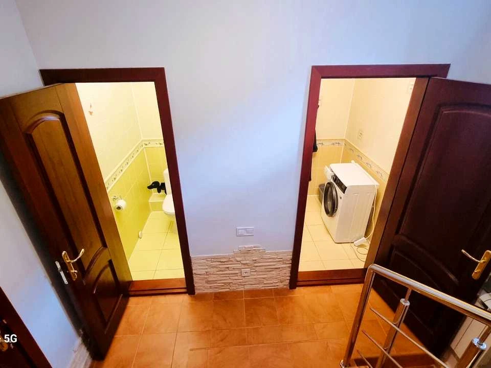 Будинок. Київ, Богатирська вул.