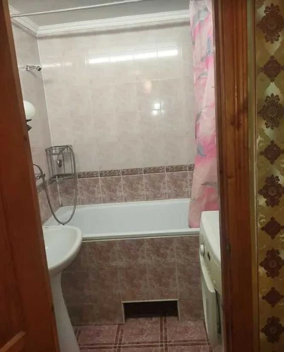 3х кімнатна на Південно-Заході, Нове планування, 70м2, Серед