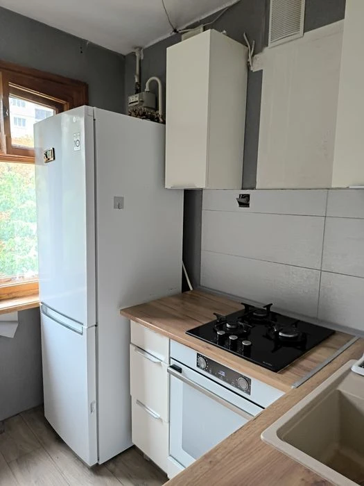 Продам 2 ком квартиру .Срочно