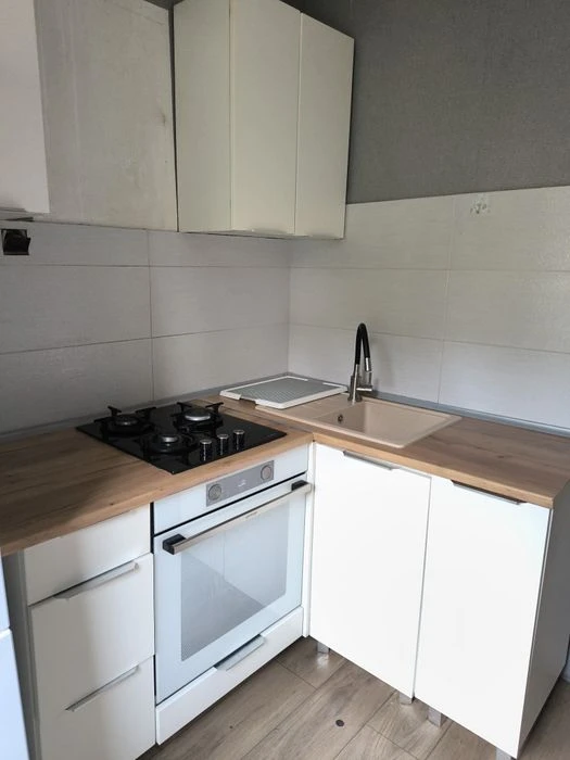 Продам 2 ком квартиру .Срочно