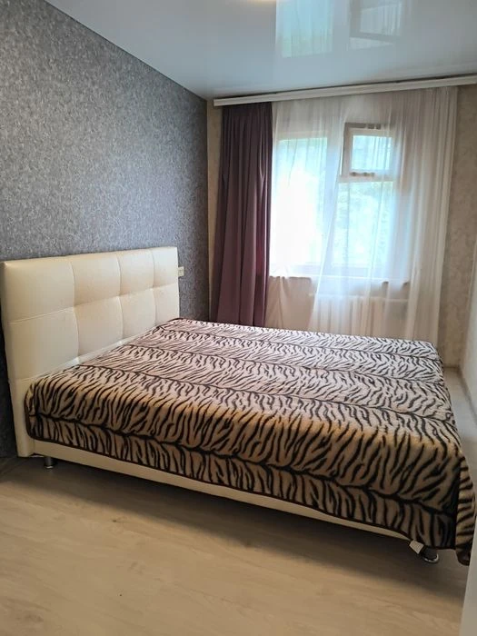 Продам 2 ком квартиру .Срочно