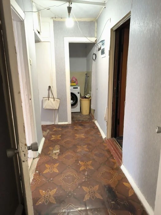 Продам 2 ком квартиру .Срочно