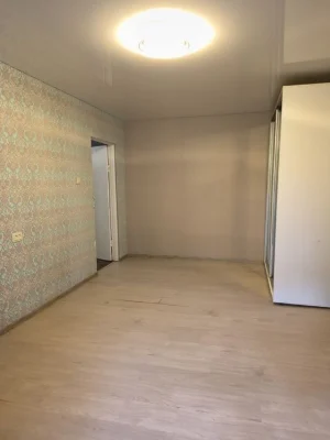 Продам 2 ком квартиру .Срочно